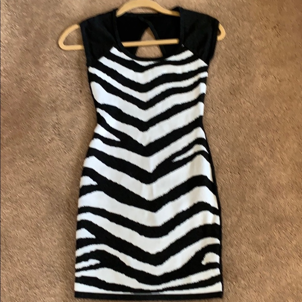 Forever 21 stretch dress, fun b/w print